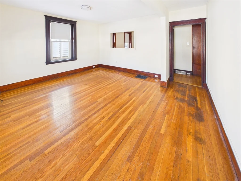 4 River St, East Dedham