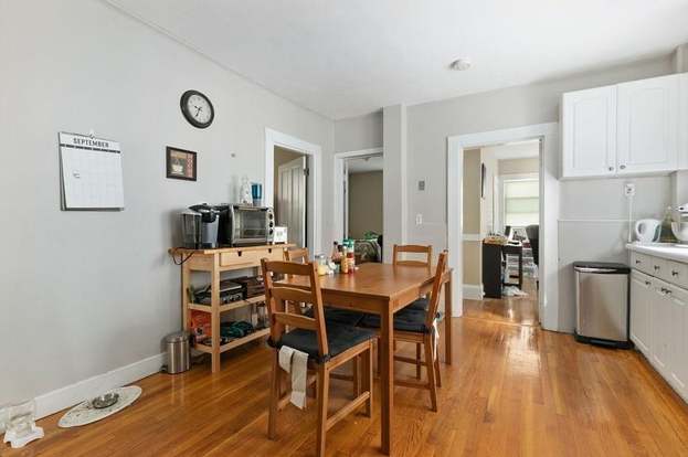 2.5 bed, 1 bath apartment for rent at 99 Boylston St Unit 1A, Brookline Village — photo 2 of 5