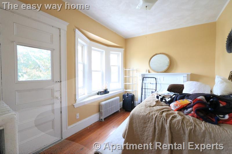 3.5 bed, 1 bath apartment for rent at 188 Powderhouse Blvd Unit 2, Davis Square — photo 5 of 15