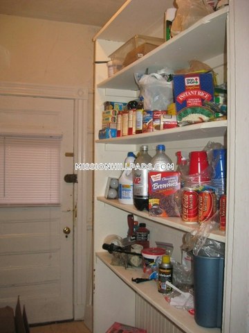 3 bed, 1 bath apartment for rent at 34 Darling St Unit U1, Mission Hill — photo 13 of 44