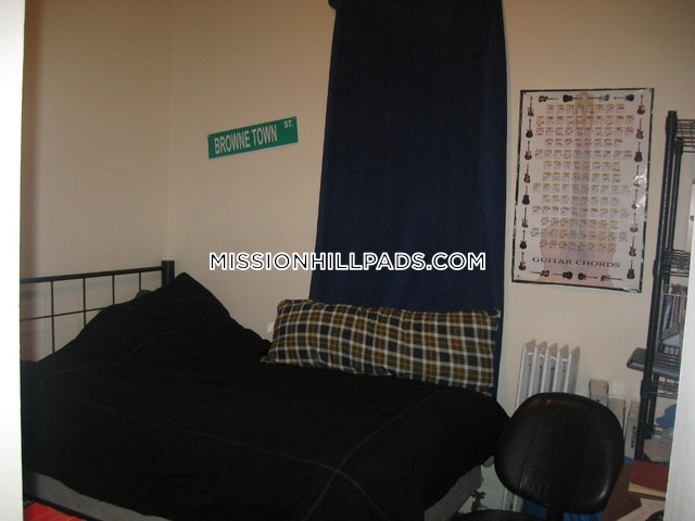 3 bed, 1 bath apartment for rent at 34 Darling St Unit U1, Mission Hill — photo 22 of 44