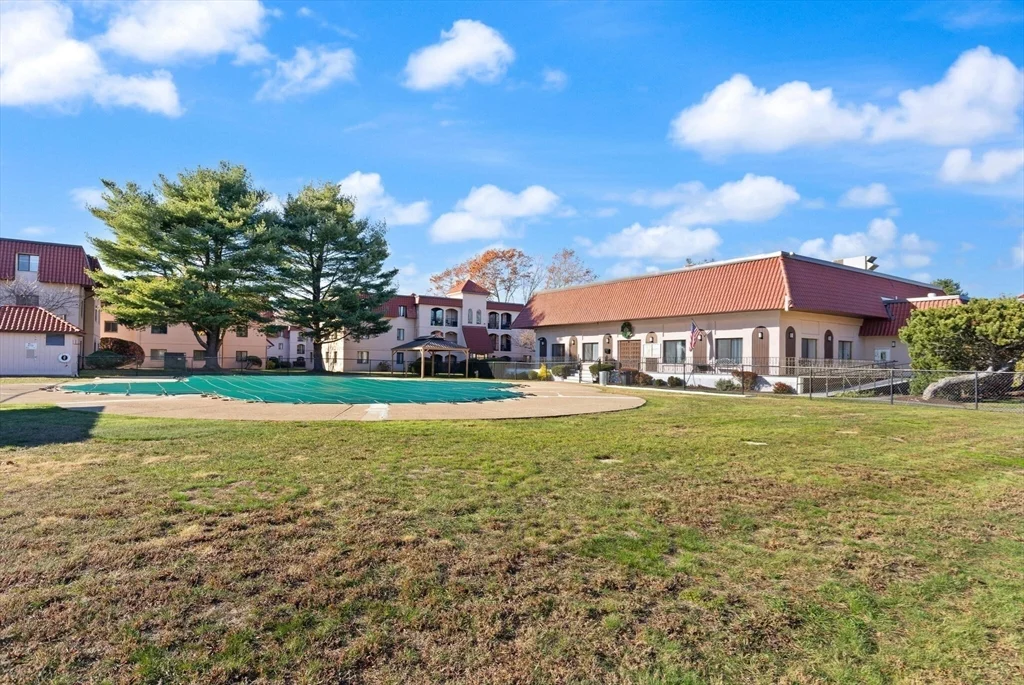 685 Oak St, Brockton