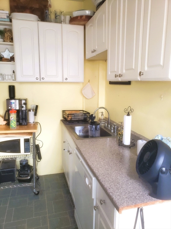 27 Medford St, Medford