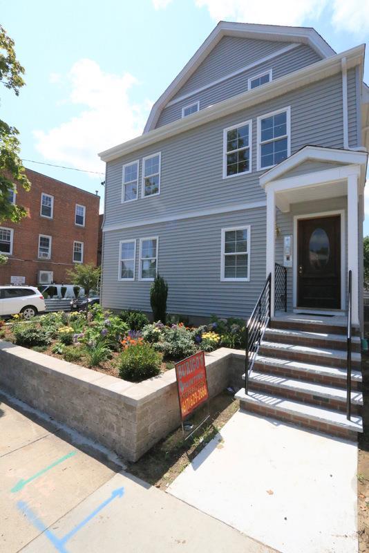 1.5 bed, 1 bath apartment for rent at 220 Massachusetts Ave Unit 3, Arlington — photo 1 of 10