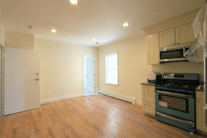 1.5 bed, 1 bath apartment for rent at 220 Massachusetts Ave Unit 3, Arlington — photo 6 of 10