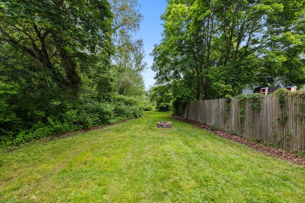 28 Greenwood Ave, Weymouth