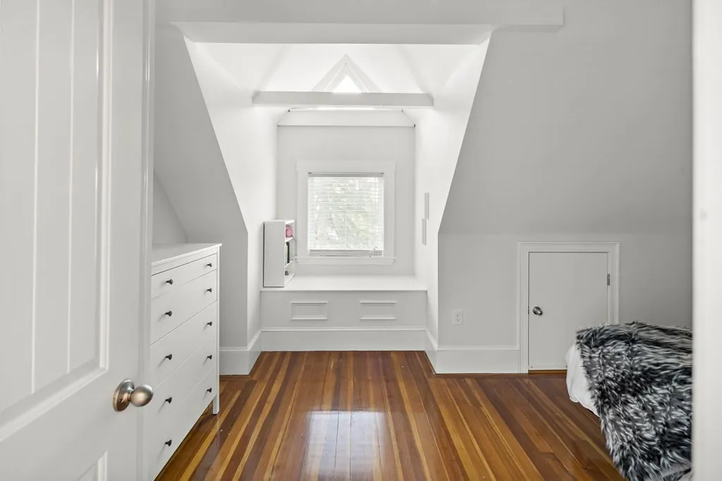 1281 Walnut St, Newton