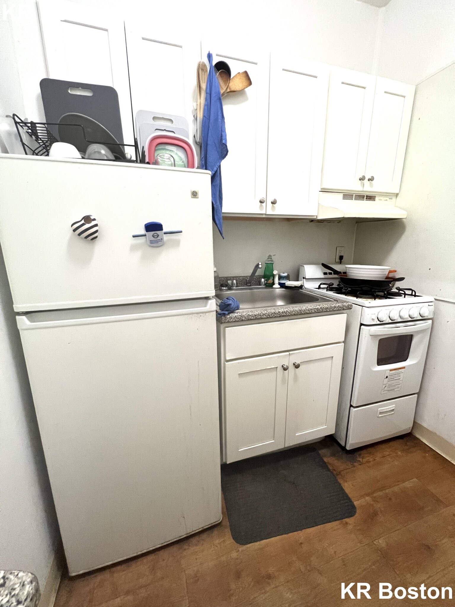 1 bed, 1 bath apartment for rent at 102 Allston St Unit side, Allston — photo 2 of 3