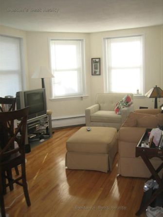 1 bed, 1 bath apartment for rent at 134 Saint Marys St Unit 7, Fenway — photo 1 of 4