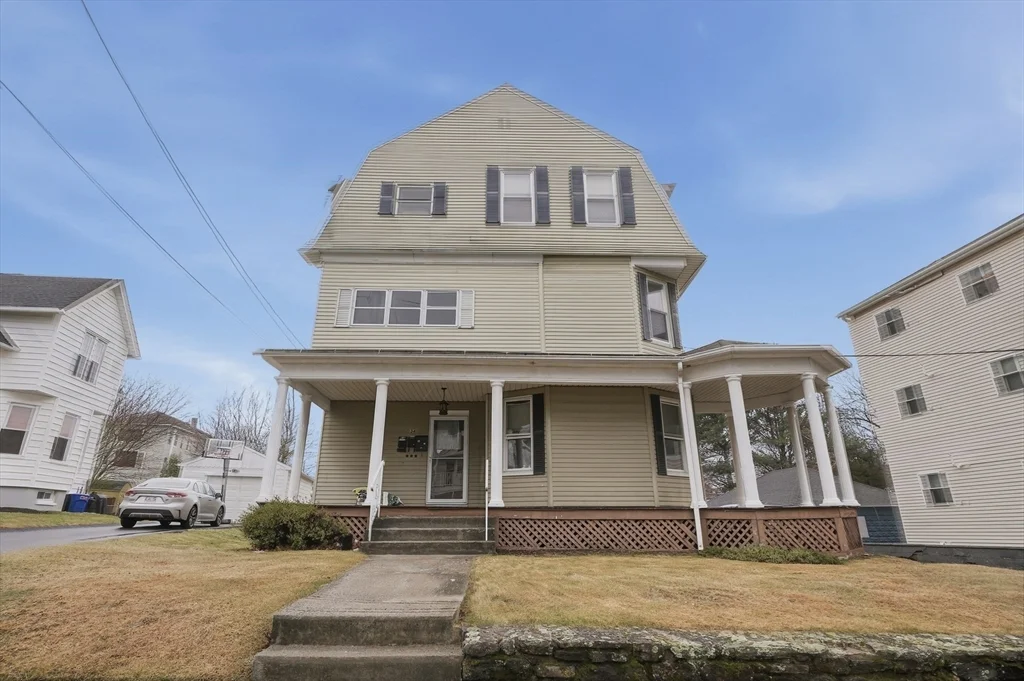 34 King Philip Rd, Worcester