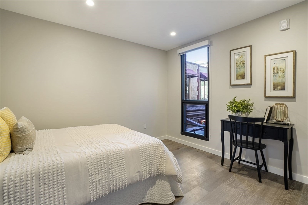 244 Hanover St, North End