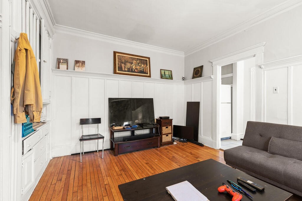 28 Glenville Ave, Allston