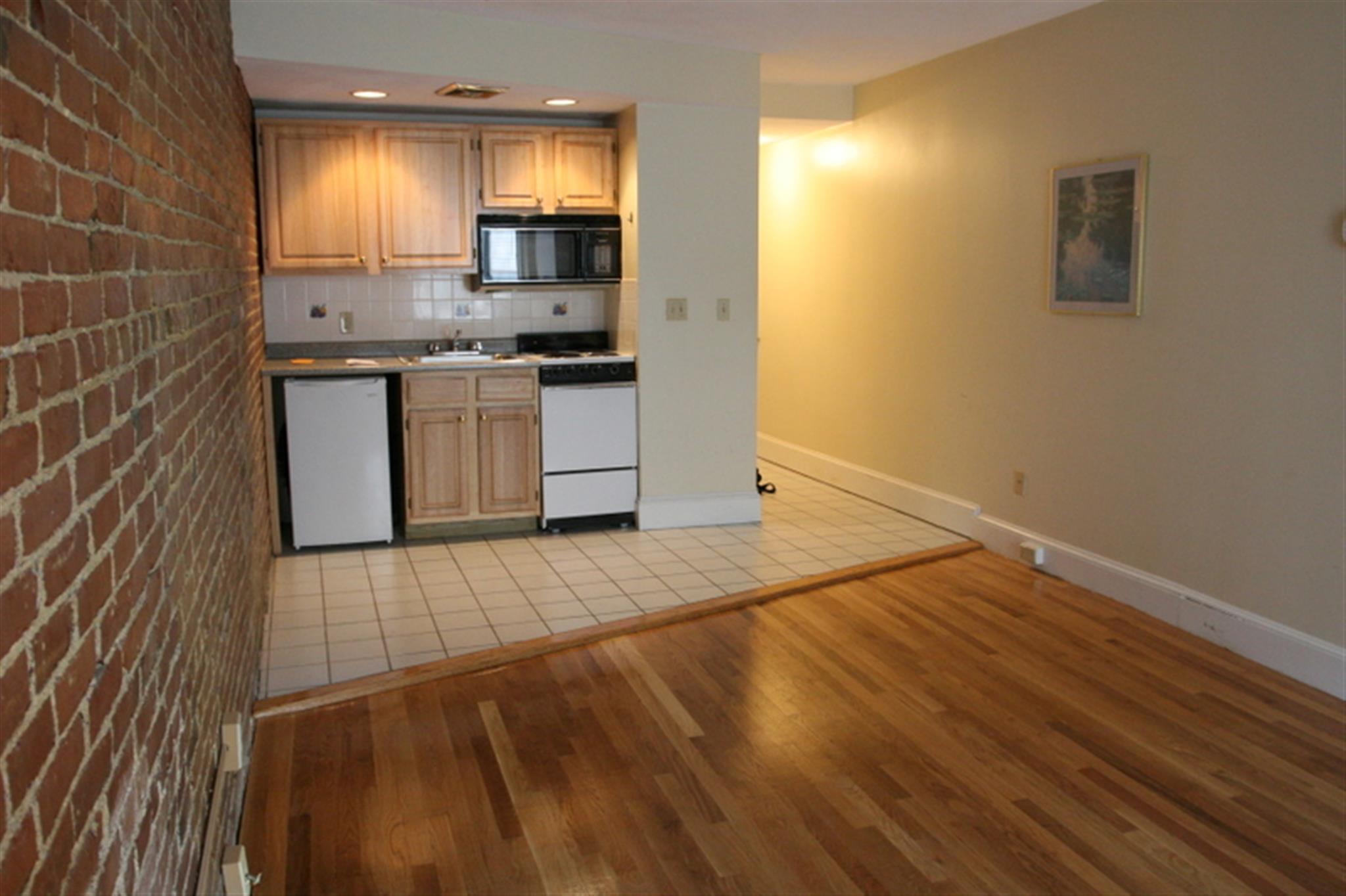 Studio bed, 1 bath apartment for rent at 12 Mount Auburn St Unit 6, Harvard Square — photo 4 of 6