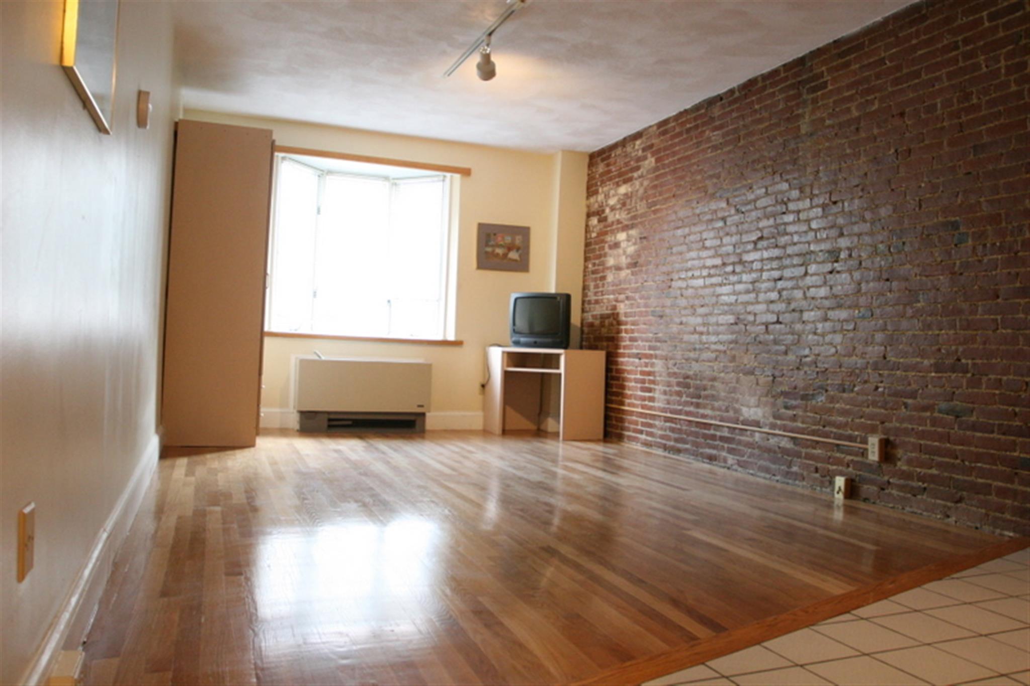 Studio bed, 1 bath apartment for rent at 12 Mount Auburn St Unit 6, Harvard Square — photo 5 of 6