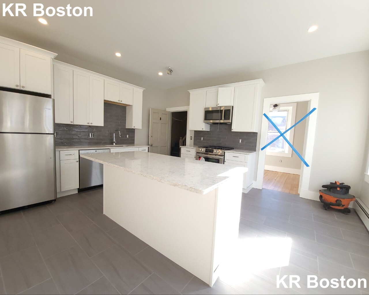 4 bed, 2 bath apartment for rent at 1284 Commonwealth Ave Unit 6, Allston — photo 2 of 3