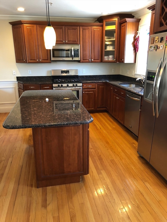 75 Brackett St, Quincy