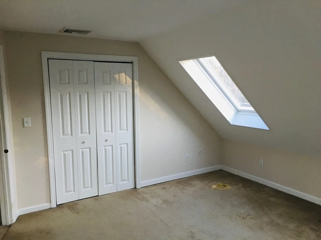 161 Cedar St, Milford