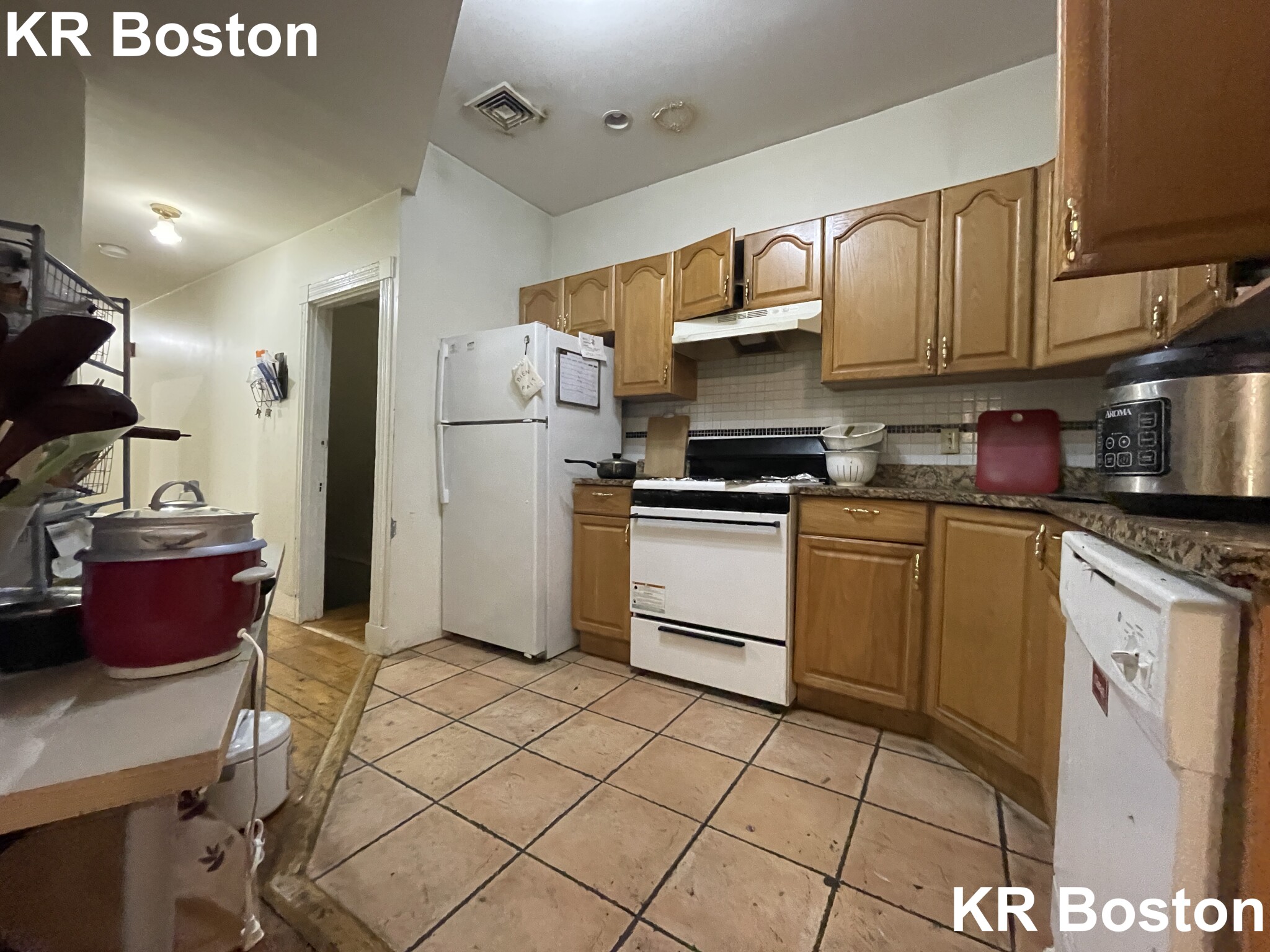 4 bed, 2 bath apartment for rent at 129 Brook St Unit 1, Brookline Village — photo 2 of 3