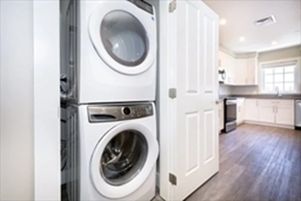 50 Country Way, Scituate