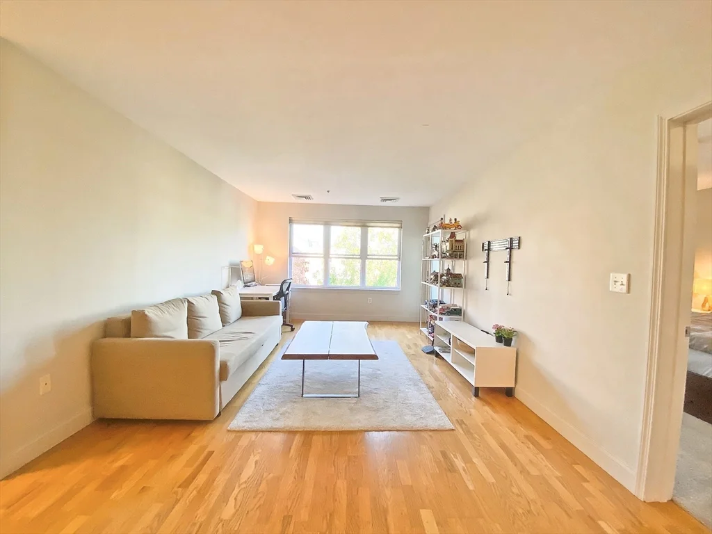 318 Rindge Ave, North Cambridge