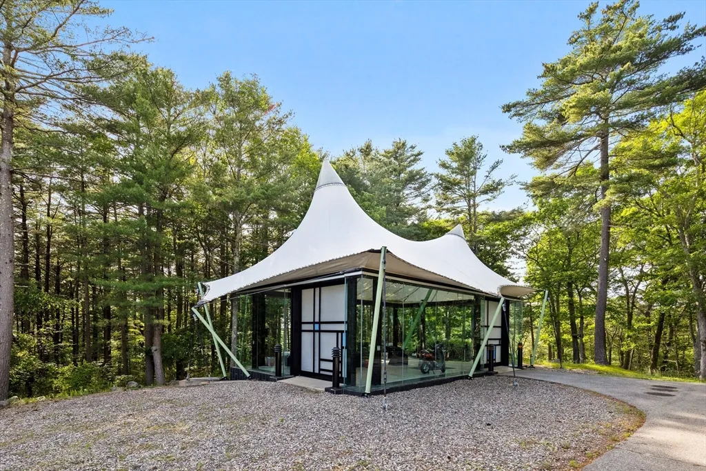 370 Summer St, Manchester