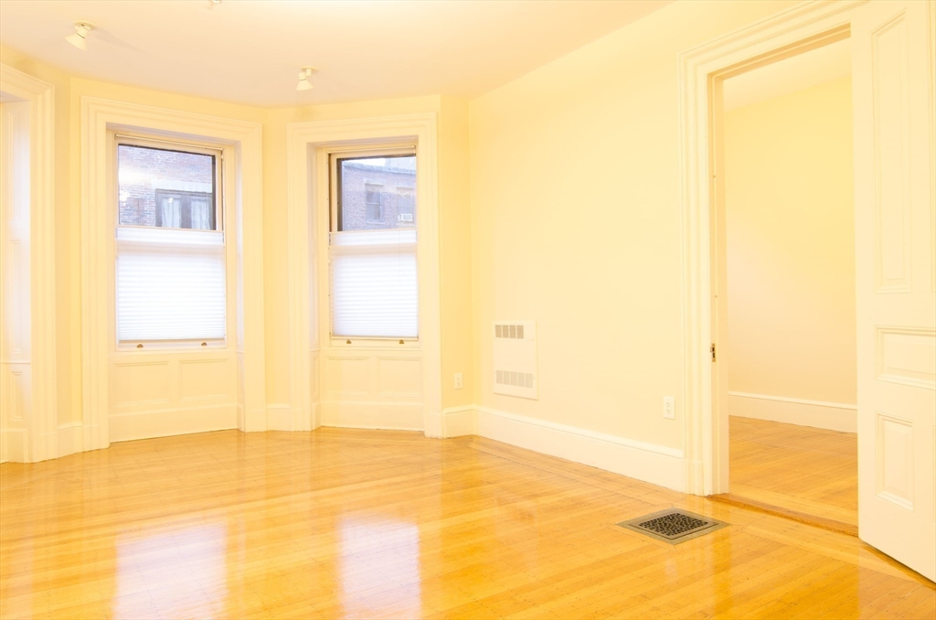 404 Marlborough St, Back Bay