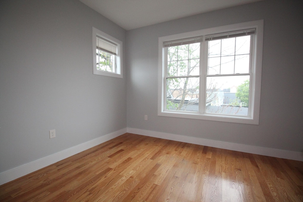 110 Main St, Everett