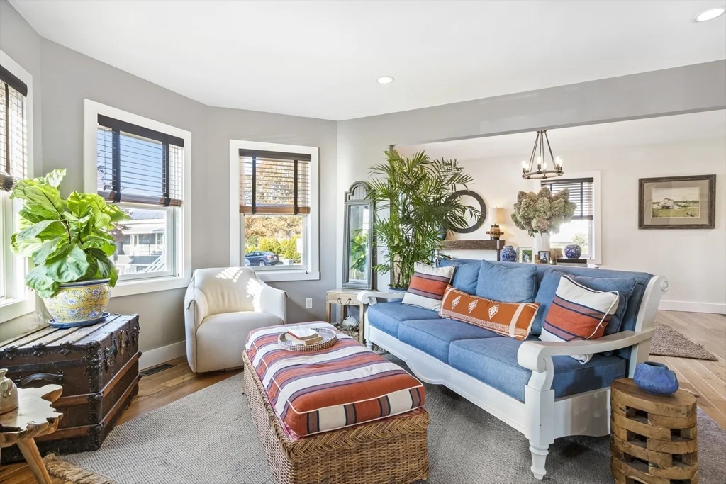 119 Sycamore St, Fairhaven