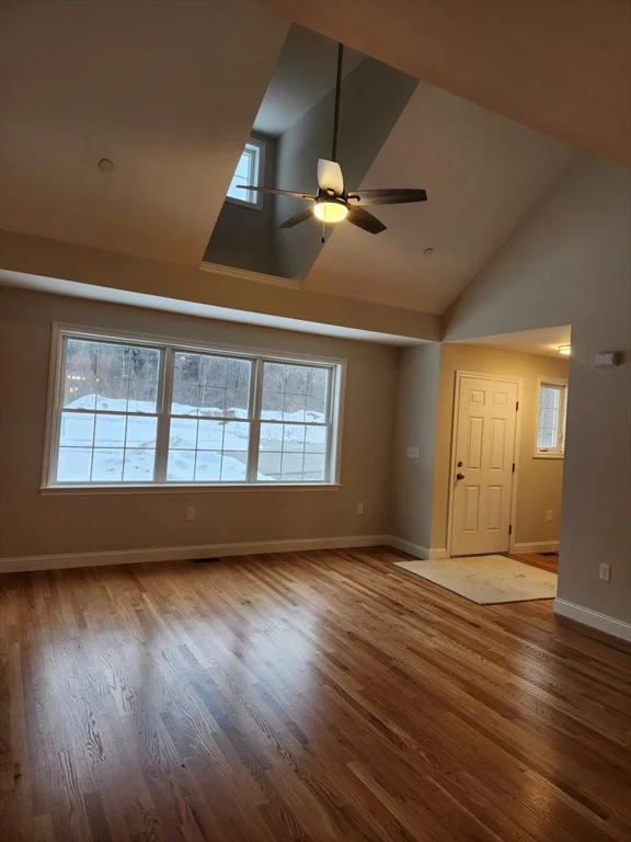 32 Four Seasons Dr, Hampstead