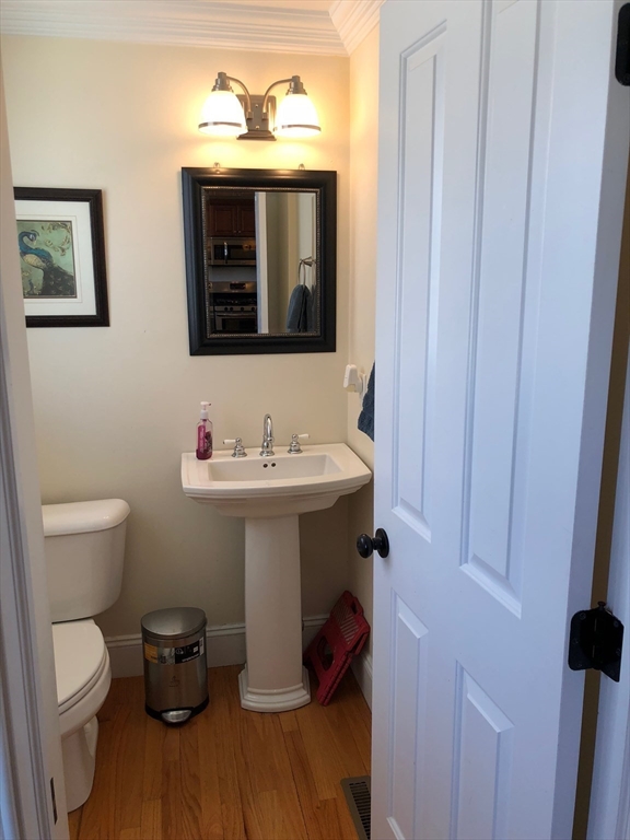 75 Brackett St, Quincy