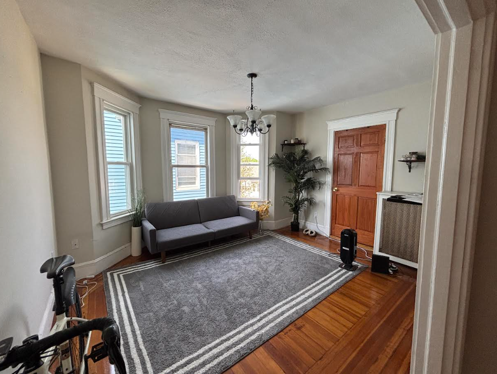 33 Magnus Ave, Ward Two