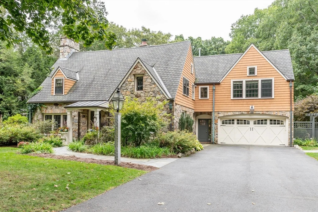 67 Whittier Rd, Wellesley