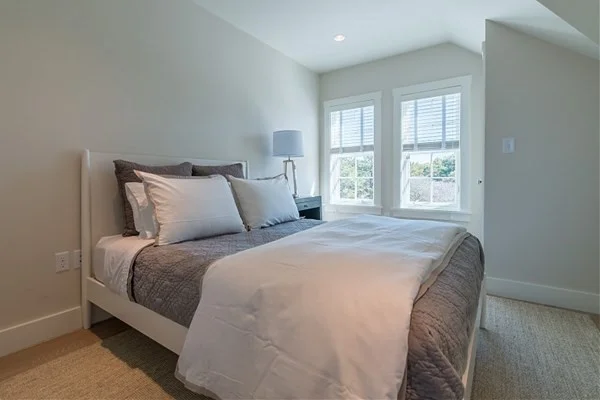 12 Pond View Dr, Nantucket