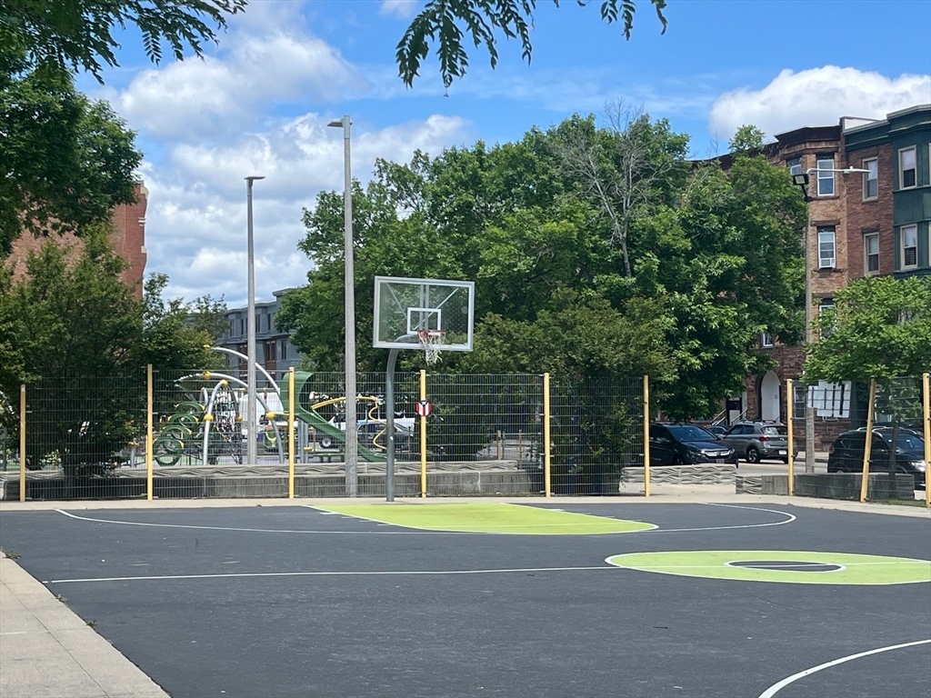 2 Woodville Park, Roxbury