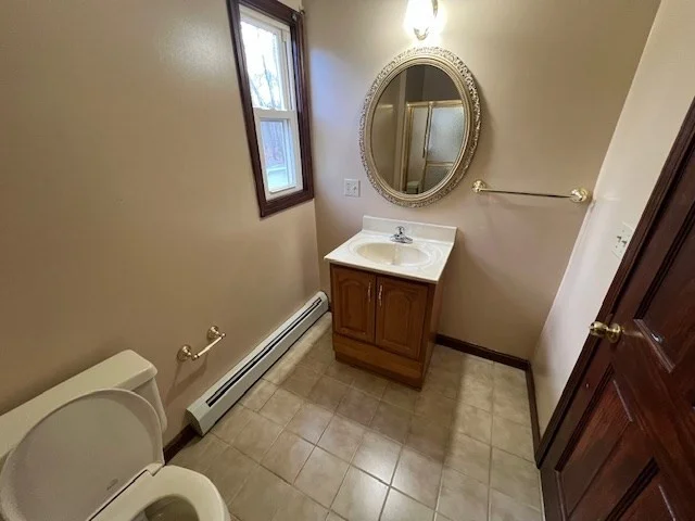 1657 Meridian, Fall River