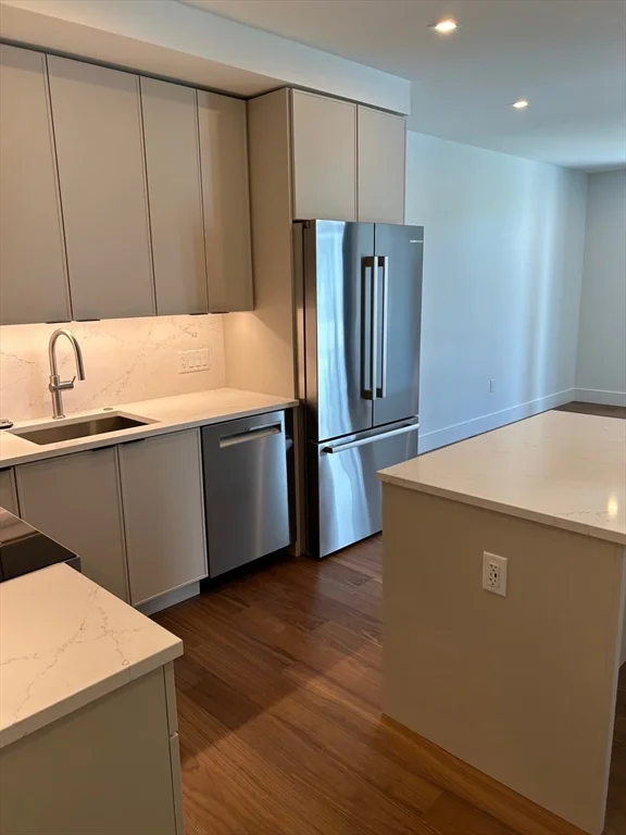 1515 Commonwealth, Brighton