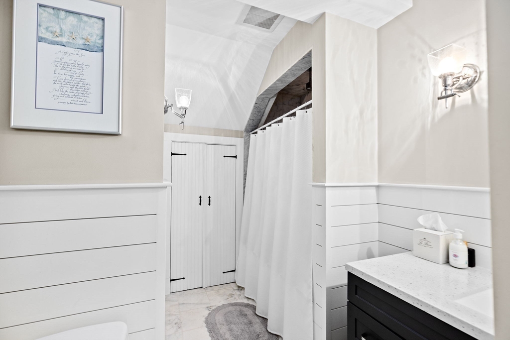 108-110 Elm St, Cohasset