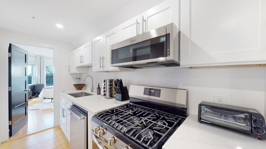 659 South St, Waltham