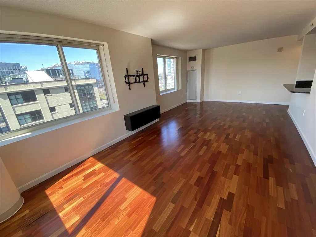 8 Museum Way, East Cambridge