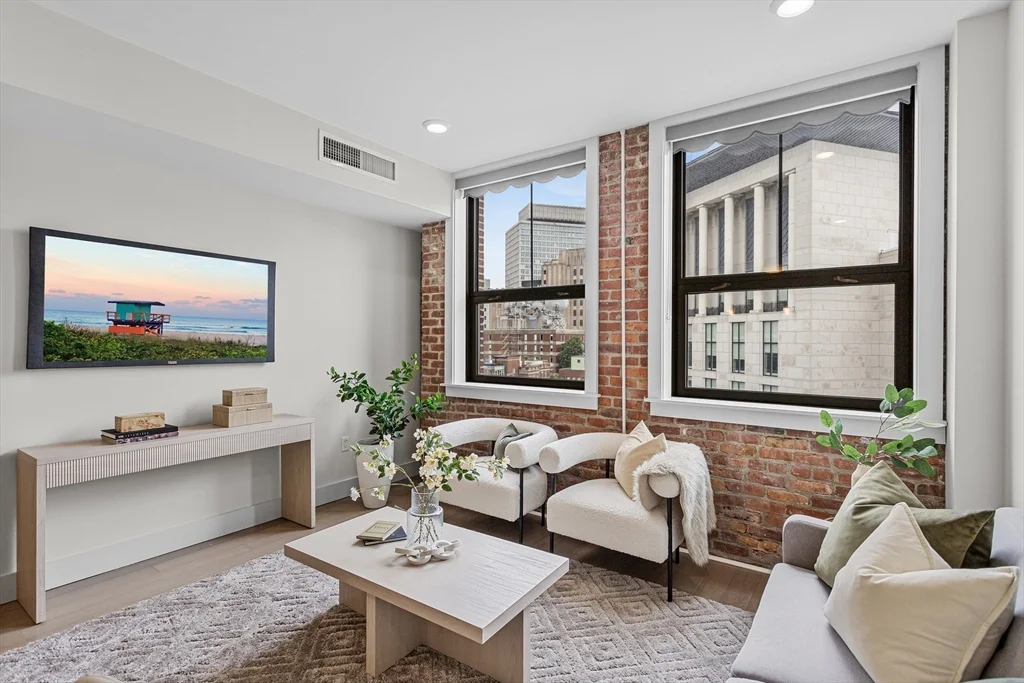 121 Portland, West End