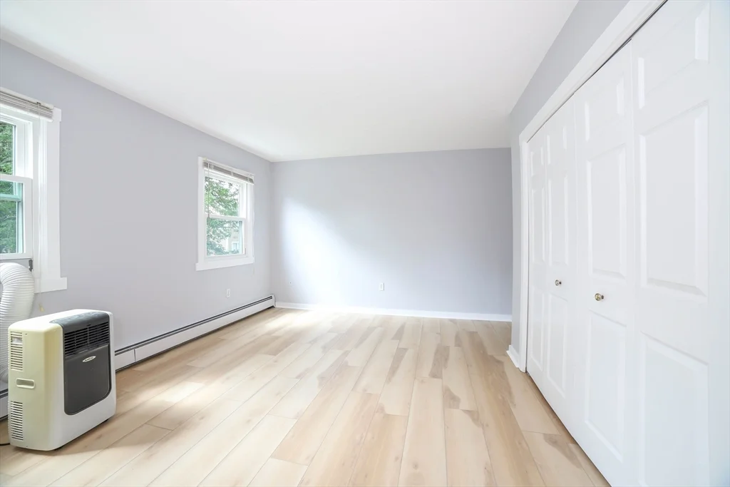 64 Camelot Dr, Tatnuck