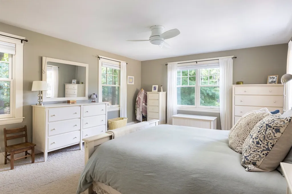 160 Allen Ave, Waban