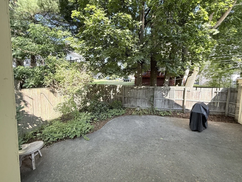 9 Underwood St, West Side