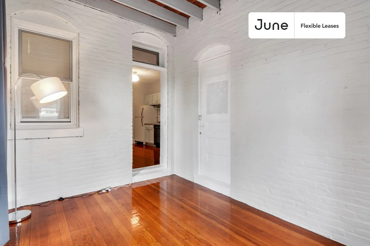 1905 Beacon St, Brookline