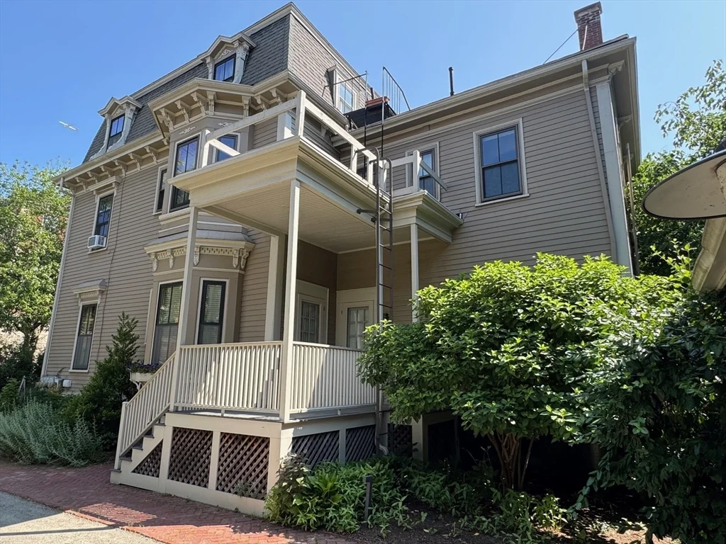 26 Linnaean St, Neighborhood Nine