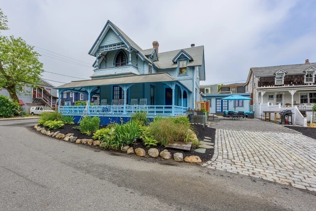 55 Samoset Ave, Oak Bluffs