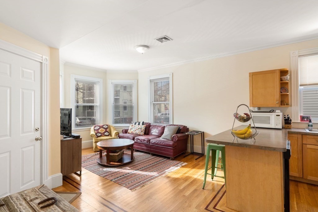 12 Magnolia Ave, Mid-Cambridge