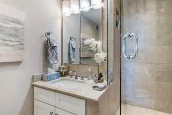 65 East India Row, Downtown