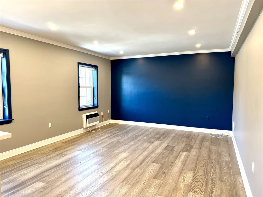 27-29 Commonwealth Ave, Chestnut Hill