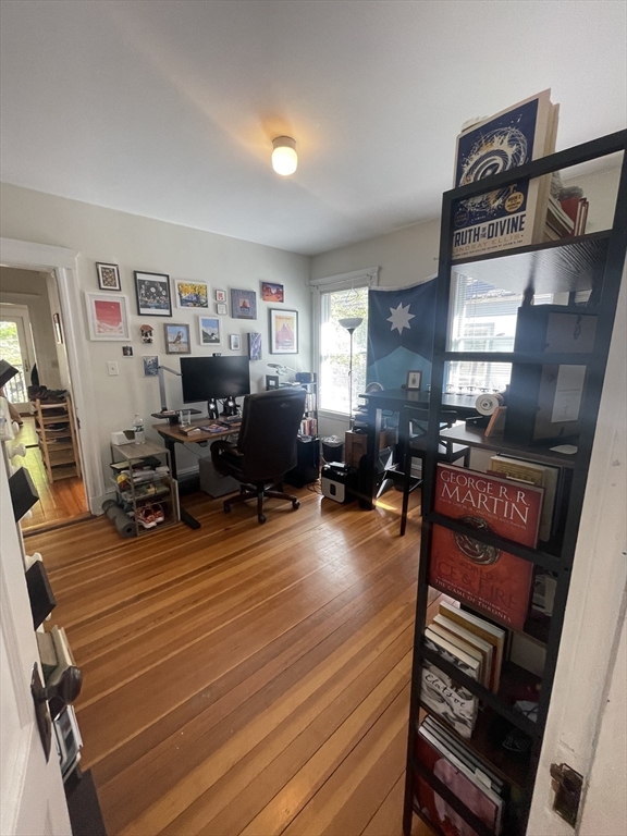 20 Burnham St, Tufts